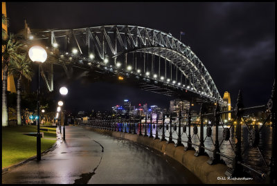 Sydney bridge at night.jpg