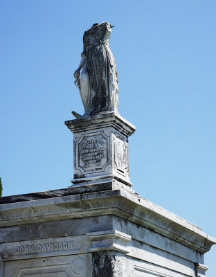Headless Henrietta