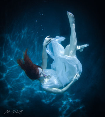 Peyton Fontaine Underwater