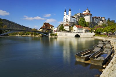 Evangelisch-Reformierte Stadtkirche (Evangelically Reformed City Church) + Aarburg Castle