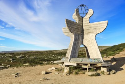 Arctic Circle monument