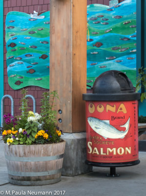 decorative trash cans in Petersburg