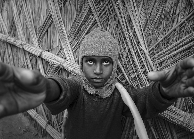 17_India_VillageBoy_print-1.jpg