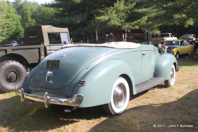 1940 Ford DeLuxe Convertible Coupe