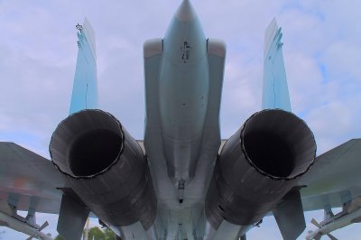 Engine nozzles of Su-27
