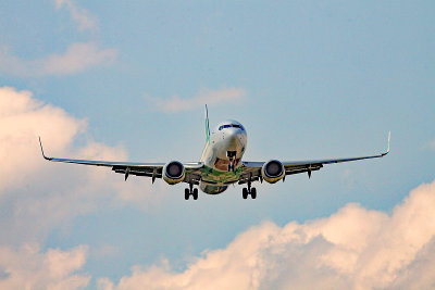 Transavia Holland Boeing 737 on approach to runway 14