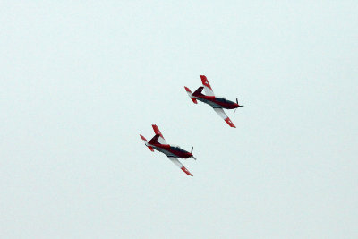 To PC-7 aircraft in a high-speed turn