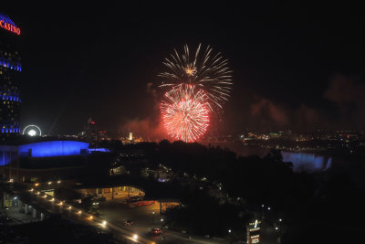 Niagara_Falls_Fire_Works_Origwk_1_MG_1083.jpg
