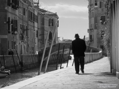 Italy-Venice-Walker-01-2003