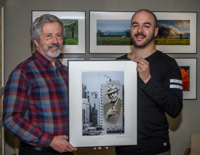 Le photographe Serge Barceloux et le gagnant Alexandre Marenger