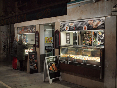 Place for a late night snack on the street in Venice