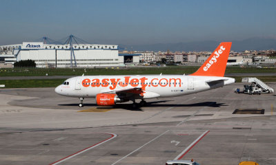Easyjet A319-111 at Naples