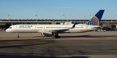 United Boeing 757-224 at Dulles