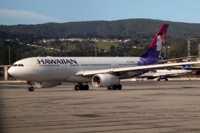 Hawaiian Boeing 767 at SFO