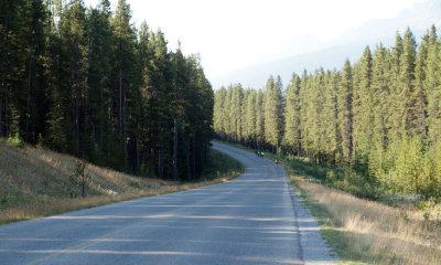 Riders on the move on the Bow Valley Parkway