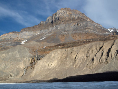 The stream and mountain beside the Athabasca glacier