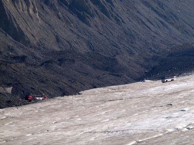 Buses approaching each other on the Athabasca glacier