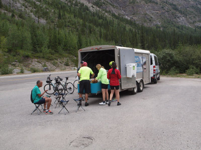 Snack stop on the Icefield Parkway