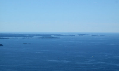 Islands in the bay - from Ocean Veiwpoint