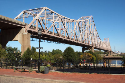 The MLK bridge across the Mississippi