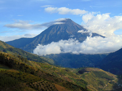 Tungaruhua volcano