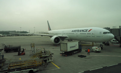 Aircraft for flight from Paris to Dulles airport
