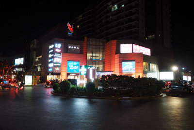 The Phoenix Mall in Chennai in the night