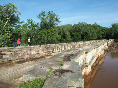 Walking on the Monocacy aqueduct