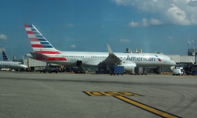 American Boeing 757-2B7(WL) at National airport