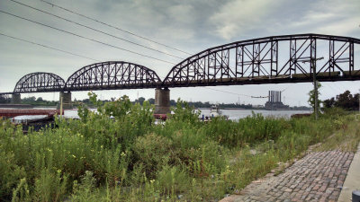 Rail bridge across the Mississippi at St. Louis