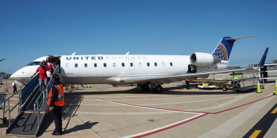 Panorama - Disembarking United Express CRJ-200 at Dulles airport