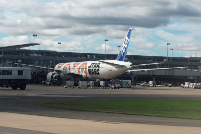 Star Wars themed ANA Boeing 777 at Dulles Airport