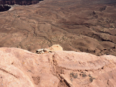 Over the edge on the Canyonlands Overlook Trail at Canyonlands NP