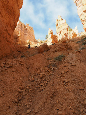 Starting up the Wall Street Section of the Navajo Trail - Bryce Canyon NP