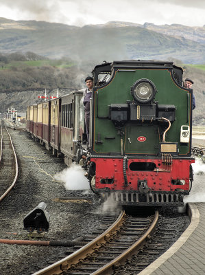 14:10 to Porthmadog to Caernarfon