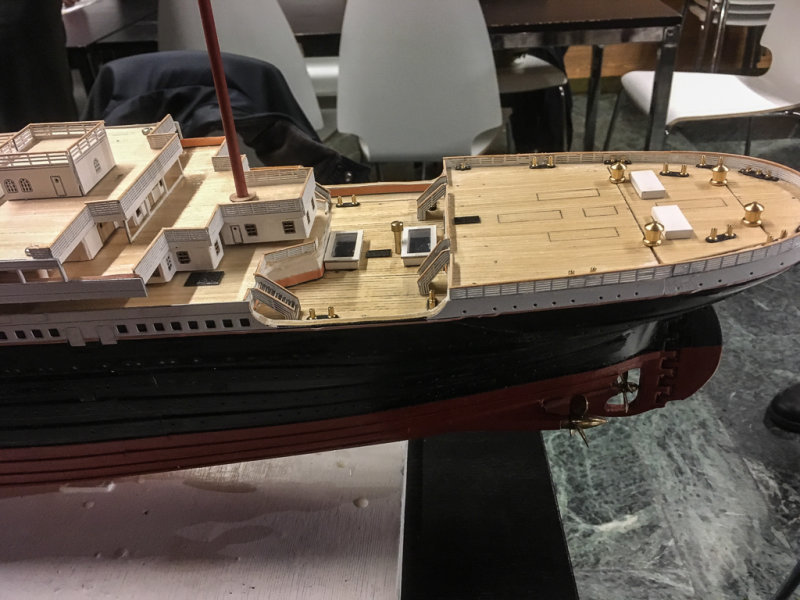 Arne Lund Kvernheims modell av Titanic. Skala 1:200, Mantua-byggesett, med radiostyring