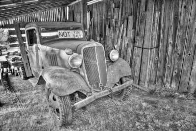 _JMR3377_8_9_tonemapped B&W.jpg
