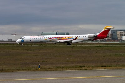 Bombardier_CRJ-1000_19003_EC-LJS_2010_ANS_LFBO_201_ASF.jpg