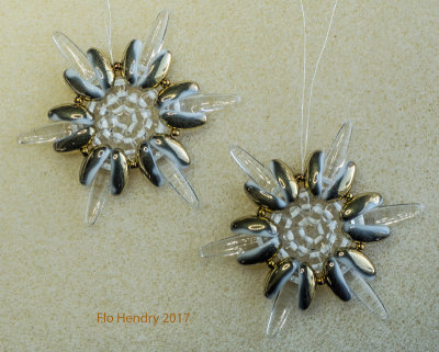 Glass thorn ornament pair-1.jpg