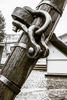  Memorial Anchor