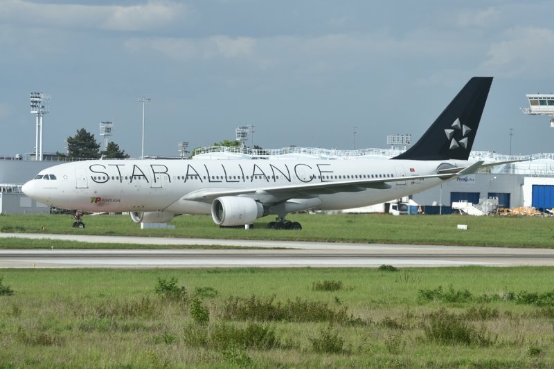 TAP Airbus A330-200 CS-TOH Star Alliance livery