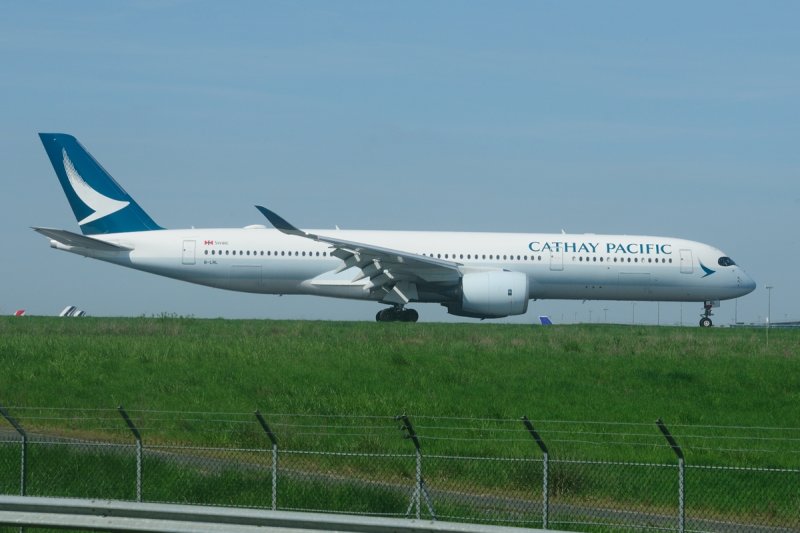 Cathay Pacific Airbus A350-900 B-LRL