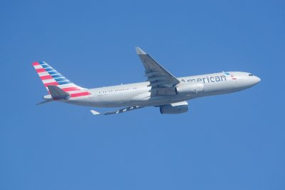 American Airbus A330-200 N286AY