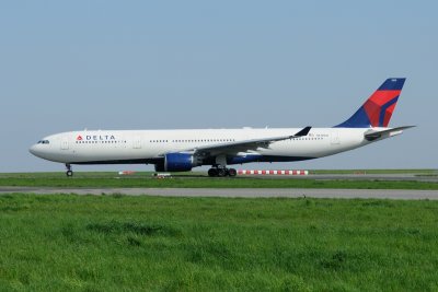 Delta Airbus A330-300 N815NW