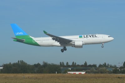 LEVEL Airbus A330-200 F-HLVM