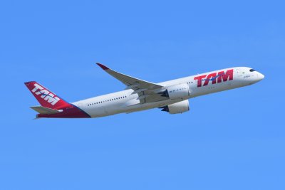 TAM Airbus A350-900 PR-XTA