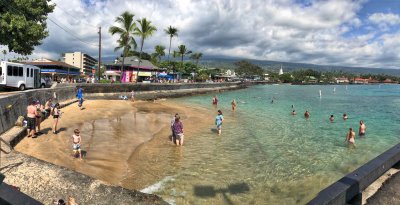 A small beach in the center of Kailua-Kona