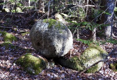 granite boulders along pioneer road