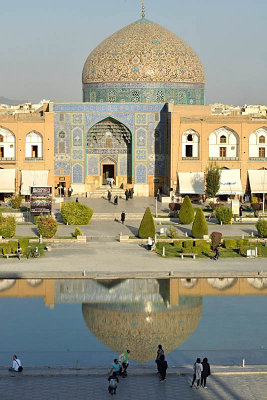 Esfahan, Nasqh-e-Jahan Square, Masjed-e Sheik Lotfollah from Ali Qapu Palace