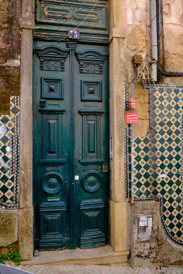 Arroios, old door